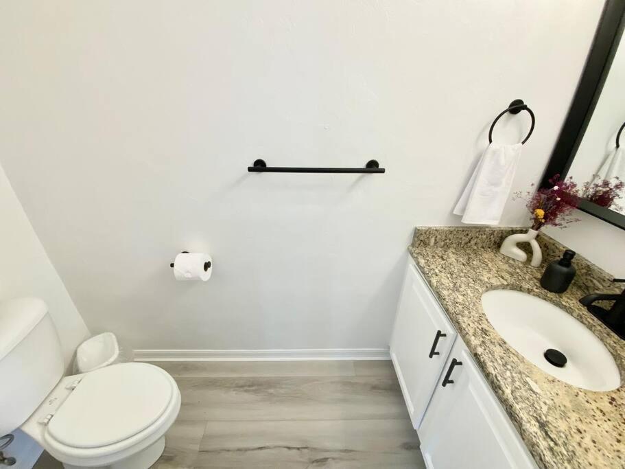 Sanctuary Gainesville Bright 2 Bedroom King Condo Exterior foto